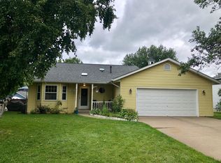 2811 Hillvale Trl, Saint Paul, MN 55128