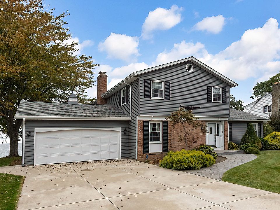 1st image of 2690 Lakeside Dr