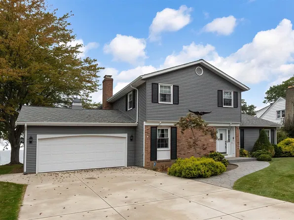 2690 Lakeside Dr, Erie, PA 16511