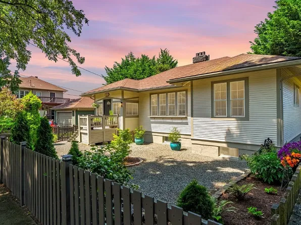 115 E Highland Ave, Mount Vernon, WA 98273