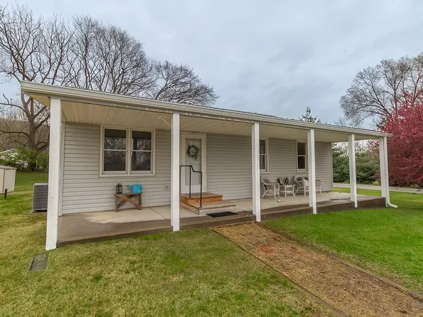 201 East Ave, Louisiana, MO 63353