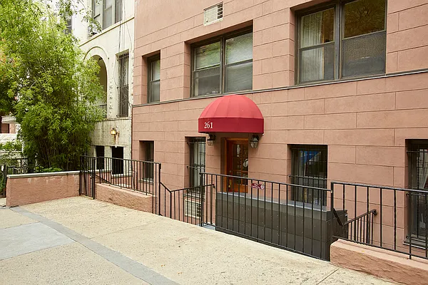 Sold by Compass | media 8