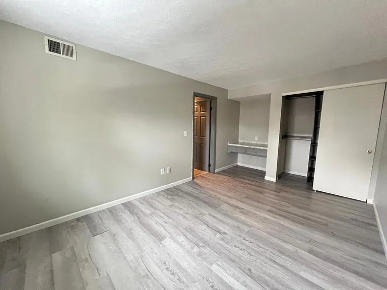 345 E 20th Ave #A — Photo 3