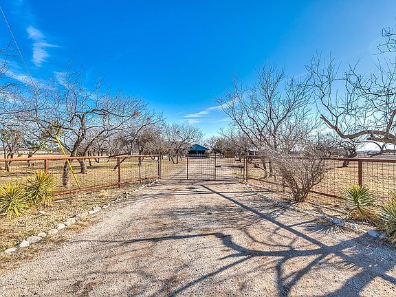 2nd image of 11628 Lagoon Ln