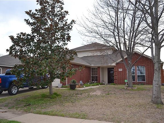 3rd image of 939 Aaron Dr