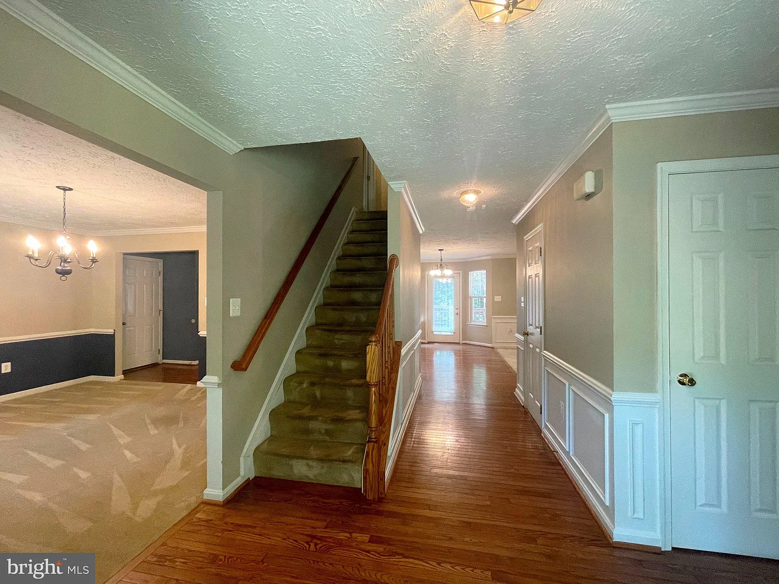 4 bed, 2.5 bath, 2380 sqft, $3,495 — Photo 3