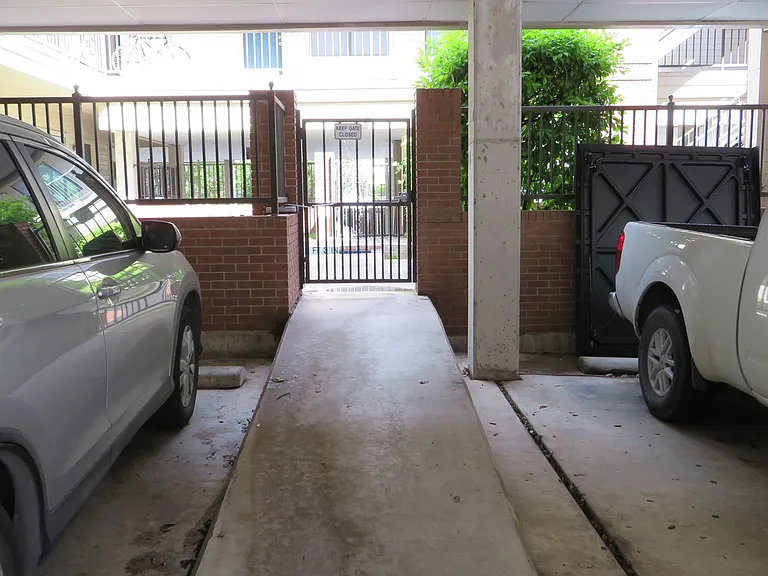 106 E 30th St #306 — Photo 27