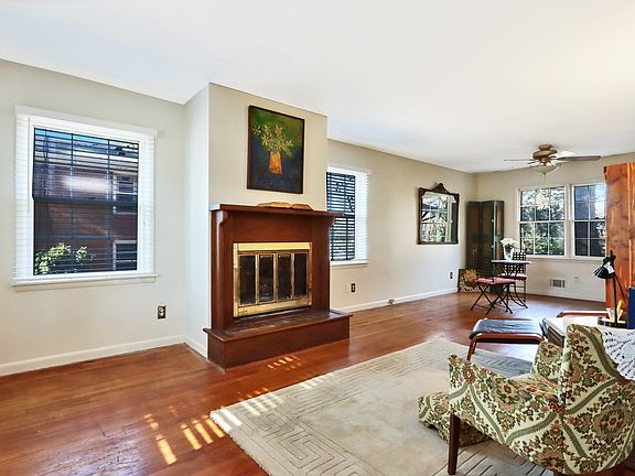 4th image of 2355 Carrington Way SE