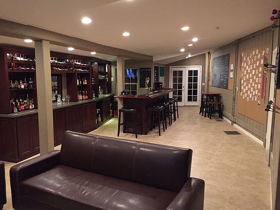 4th image of 519 Emerald Dr