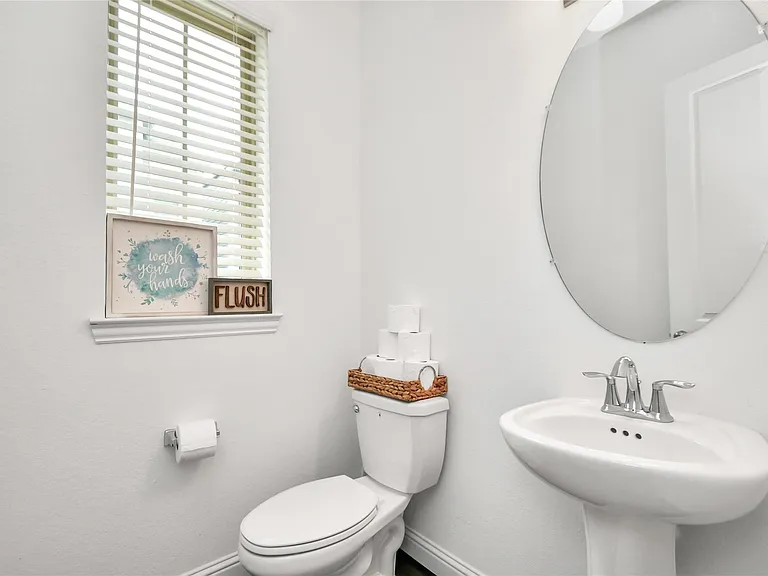 11012 Mikula Dr — Photo 39
