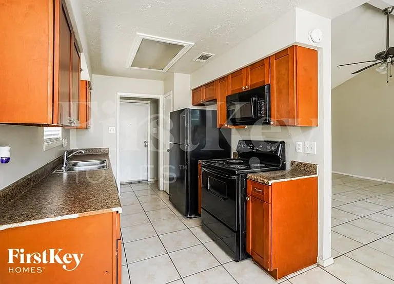 7603 Stamen Dr — Photo 6