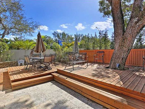 4th image of 7190 SW 66th Ave #39