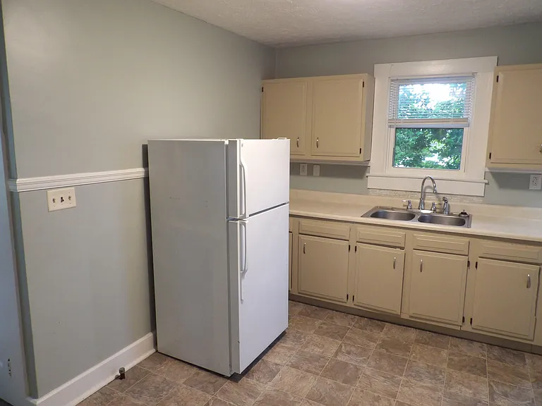 109 Allnutt Dr — Photo 26