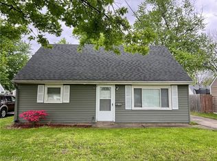 633 Blossom Dr, Lorain, OH 44052
