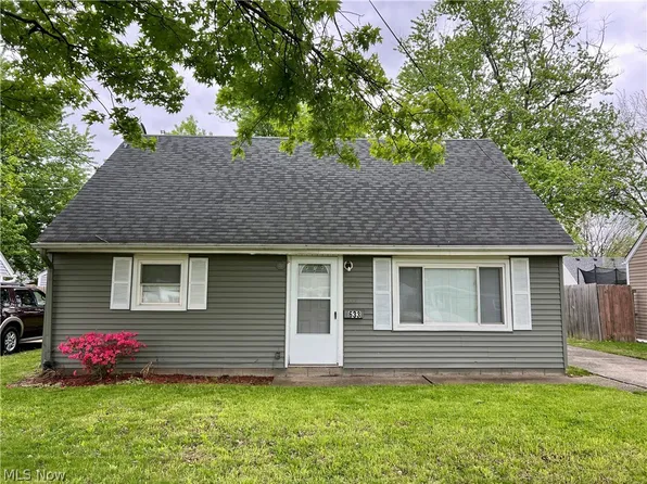 633 Blossom Dr, Lorain, OH 44052