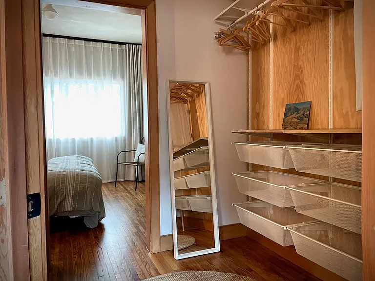 1559 N Commonwealth Ave — Photo 14