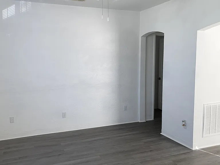 122 Brandon Ave — Photo 14