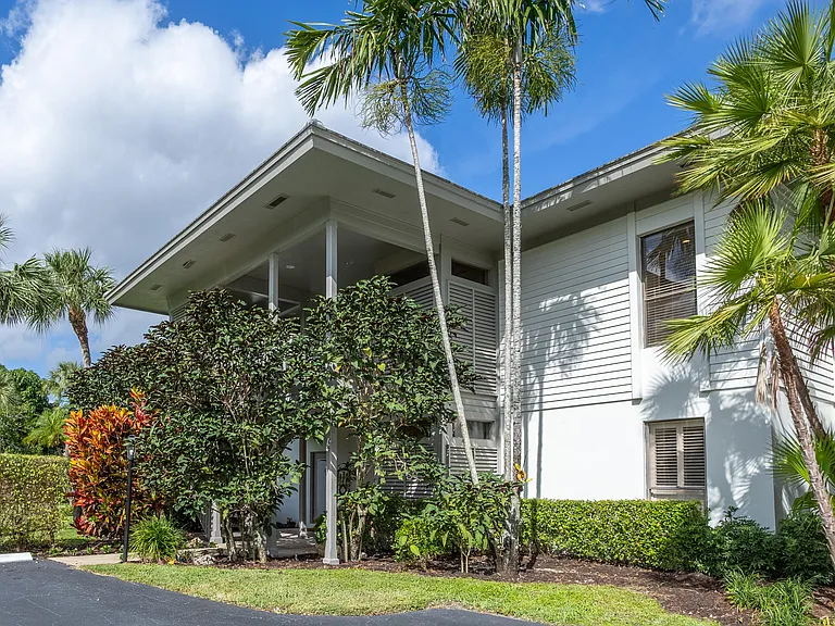 11842 Pebblewood Dr #201 — Photo 1