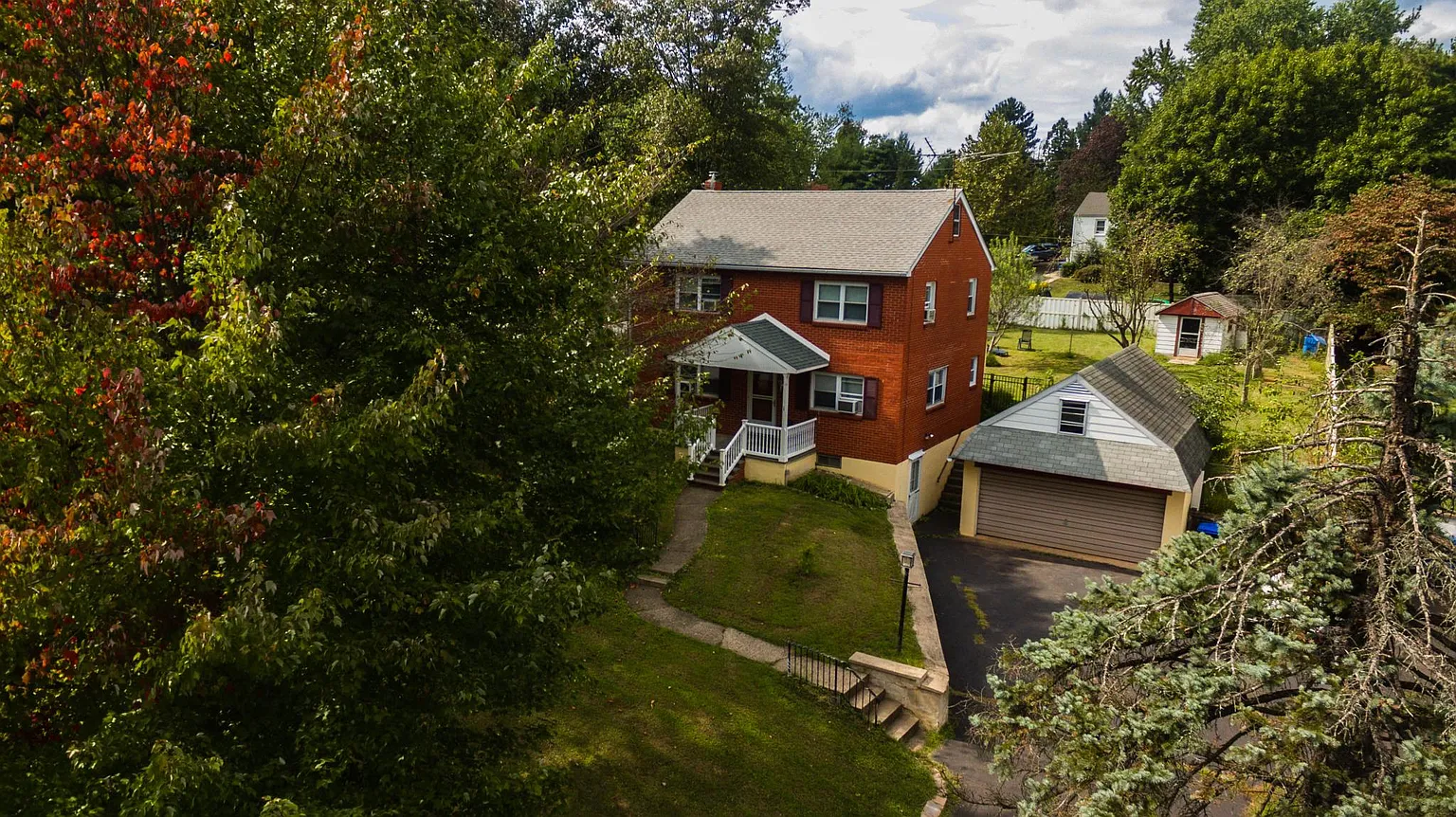 15 Hellberg Ave photo 1