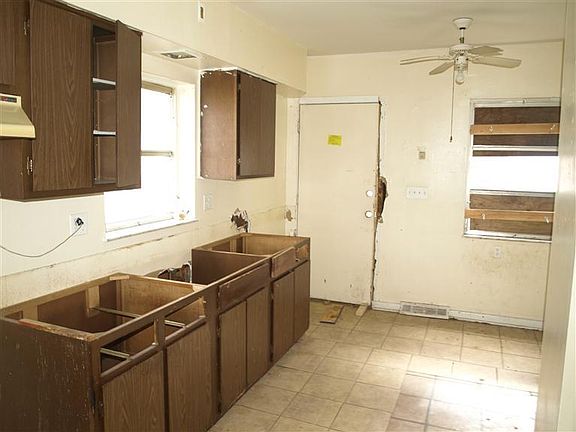 2nd image of 330 Sheridan Ave