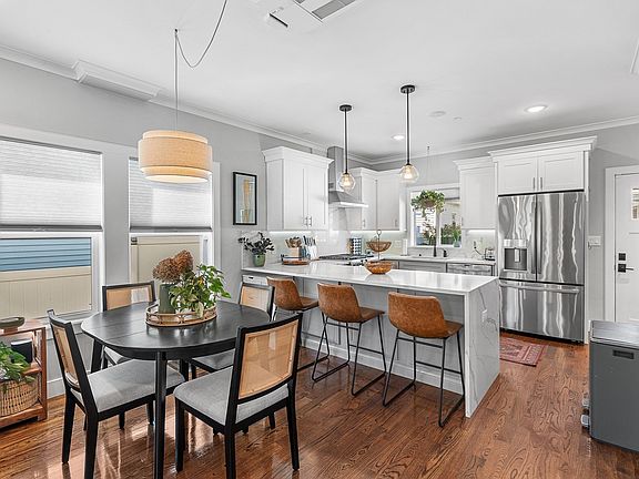 3rd image of 28 Langdon St #28