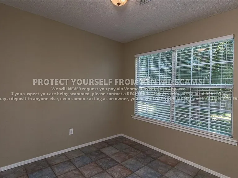 3079 W Essex Dr — Photo 5
