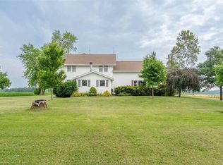 9996 W Ave, Columbus Junction, IA 52738