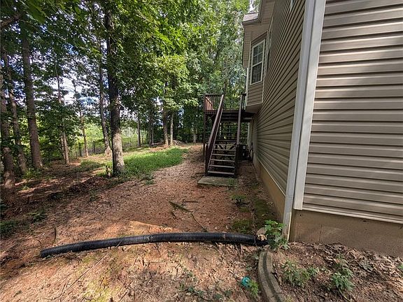 3rd image of 81 Glen Ridge Dr