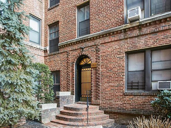 3rd image of 11525 84th Ave APT 2L