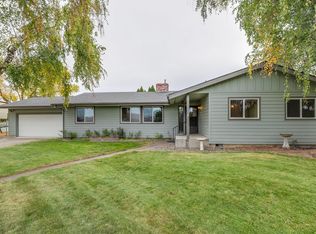 2420 E 14th Pl, The Dalles, OR 97058