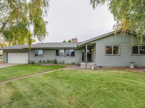 2420 E 14th Pl, The Dalles, OR 97058