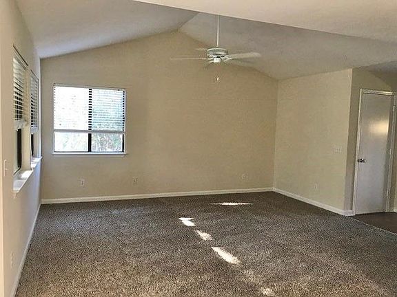 5th image of 136 Marsh Point Dr