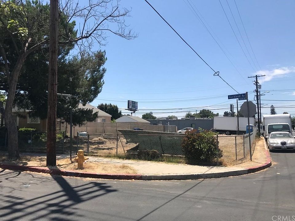 1st image of 5659 Auckland Ave
