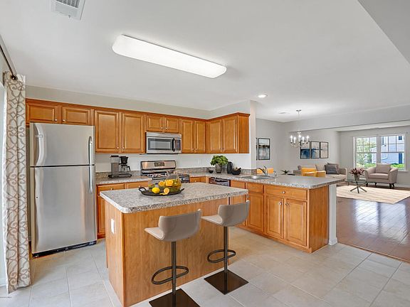 5th image of 603 Harvest Way #303