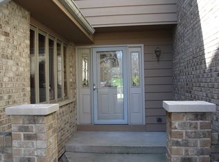 9079 Del Prado Dr, Palos Hills, IL 60465