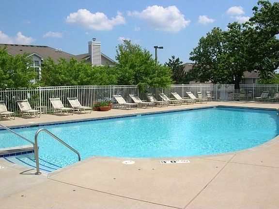 4th image of 8937 Woodbridge Dr #8937
