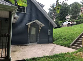 1222 Greenbrier Rd, Fairmont, WV 26554