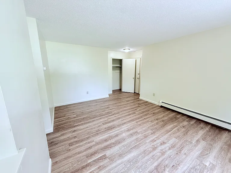 East Bay Apartments — Photo 8