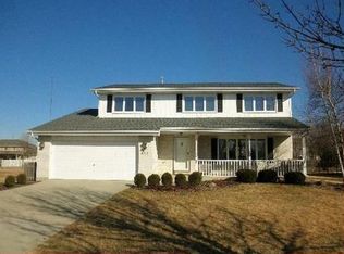 19541 Stonehenge Dr, Mokena, IL 60448