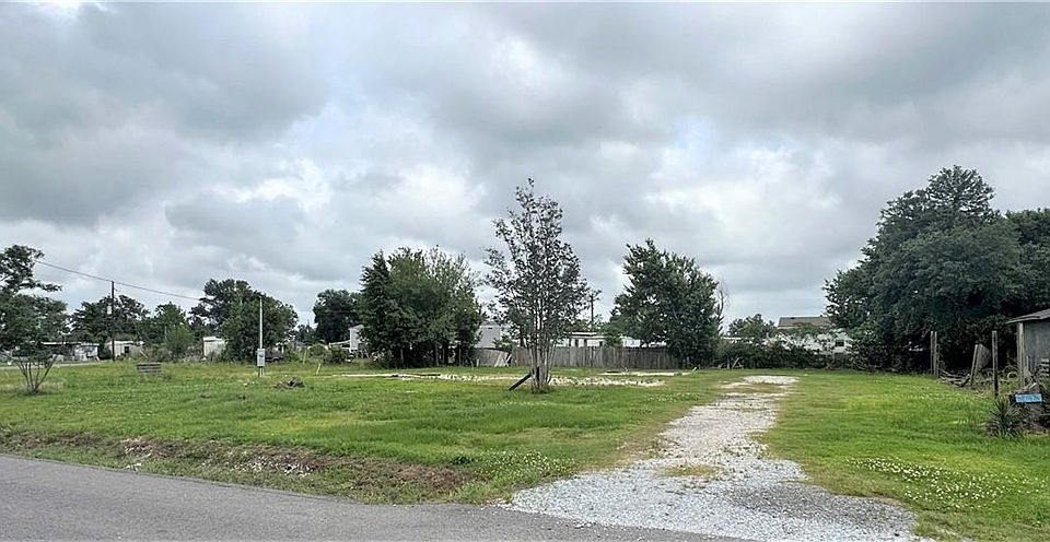 2nd image of 7613 Mackerel Dr