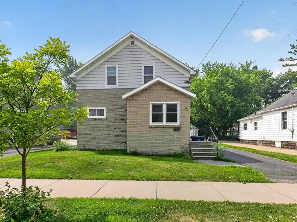 1129 W New York Ave, Oshkosh, WI 54901