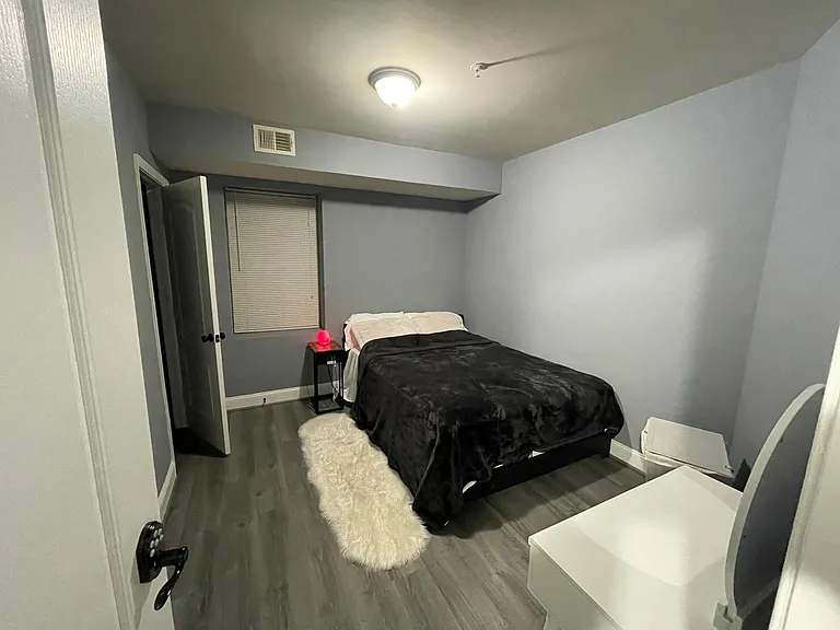 4257 Brooks St NE #B — Photo 11