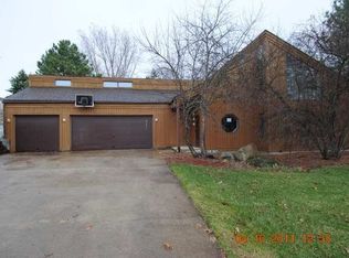 242 Saline River Dr, Saline, MI