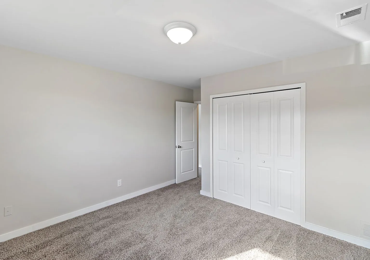 2 bed, 955 sqft, $1,375 — Photo 4