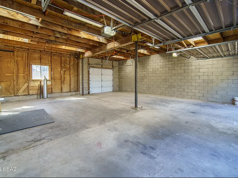 3438 E Lee St — Photo 30