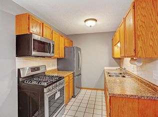 3218 Valley Ridge Dr, Eagan, MN 55121