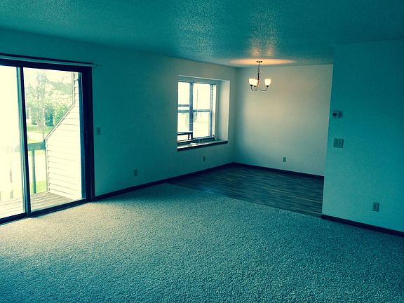 3rd image of 335 Oxford Ct APT 3