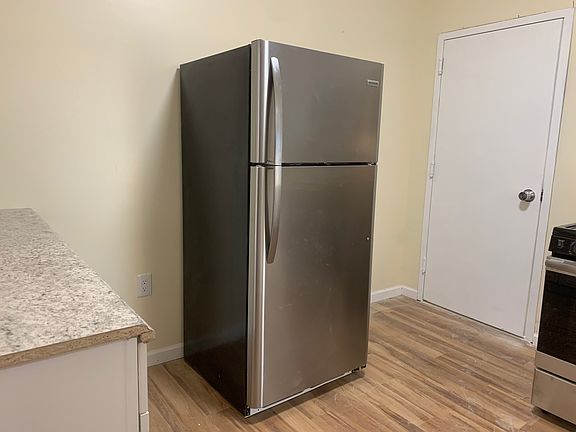3rd image of 227 Hillside Ave #6