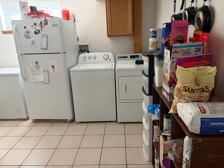 1605 NE Wheatland Dr #B — Photo 5