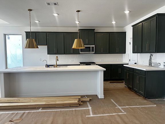 27415 Aster Green Drive Interior Image 4